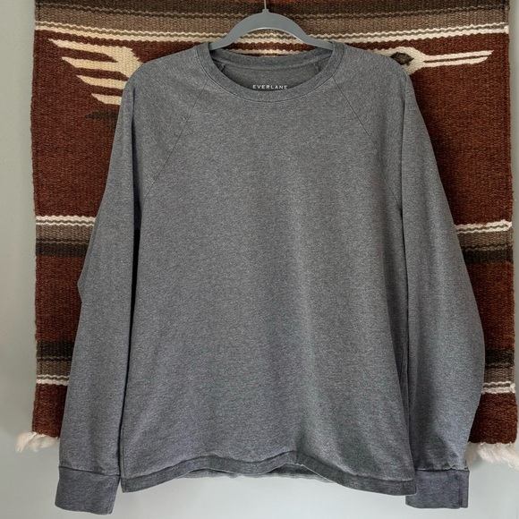 Everlane Premium Weight Long Sleeve Crew Tee in Mid Heathered Grey - Picture 4 of 10